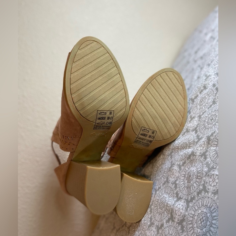 Qupid~Neutral~Faux Suede~Open Toe~Stack Heel~Buckle Closure~Ankle Bootie~Size 10 - Picture 14 of 16